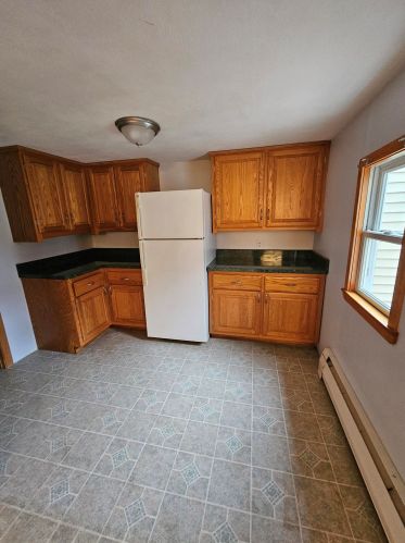 6 Gln Denin Dr, Salem NH  03079-2302 exterior