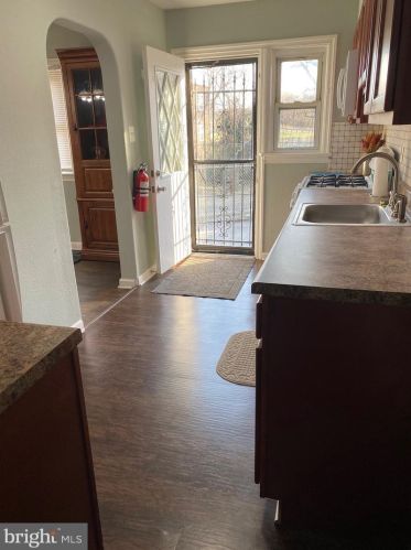 367 Raritan St, Camden NJ  08105-2037 exterior