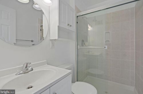 2796 Middlecoff Pl, Falls Church VA  22043-3514 exterior