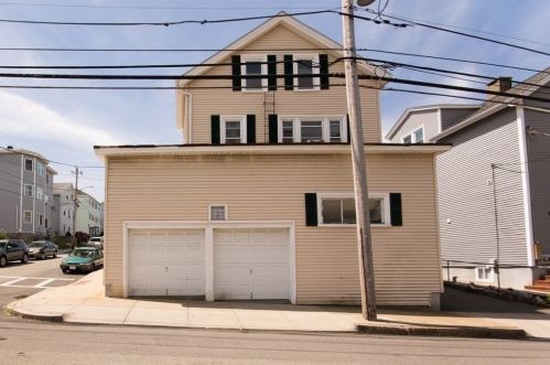 109 Diman St, Fall River, MA 02721-1027