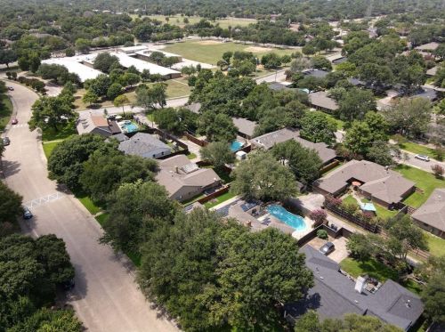 7507 Cliffbrook Dr, Dallas TX  75254-8012 exterior