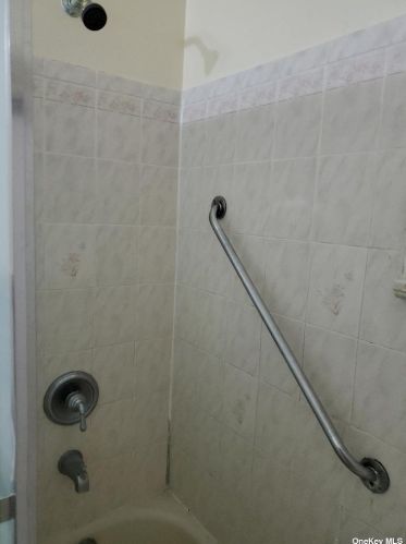 13-83 Eggert Pl, Far Rockaway NY  11691-2354 exterior