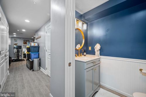 428 Mercy St, Philadelphia PA  19148-2507 exterior