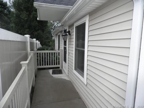 160 Branford Rd, North Branford CT  06471-1366 exterior