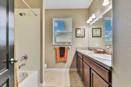 10719 Carloway Hills Dr, Wimauma FL  33598-6140 exterior