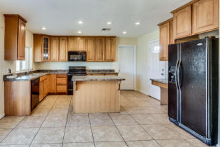 1032 Hampton Ave, Mesa, AZ 85204-5825