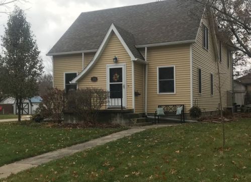 724 Hendricks St, Linn Grove, IN 46711-2327