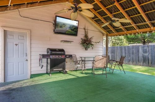 111 Briarcrest Dr, Richardson TX  75081-0043 exterior