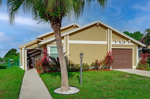 4095 Clearview Ter, West Palm Beach, FL 33417-8212