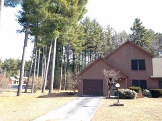 1 Queen Ann Ct, Glens Falls, NY 12804-9159