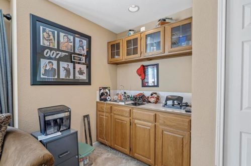 302 Pecos Trl, Irving TX 75063-4543 exterior