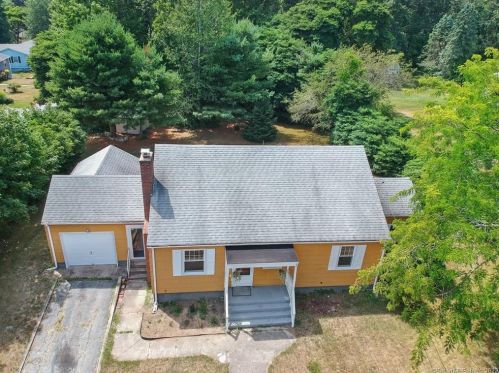 30 Gallup Ln, Waterford, CT 06385-2242