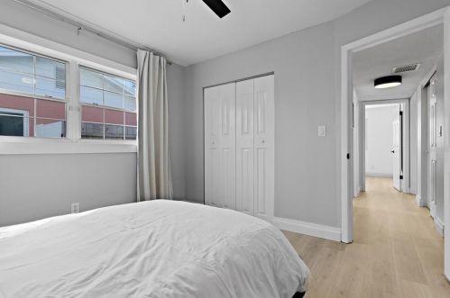 3462 Bayshore Blvd, Saint Petersburg FL  33703-5510 exterior