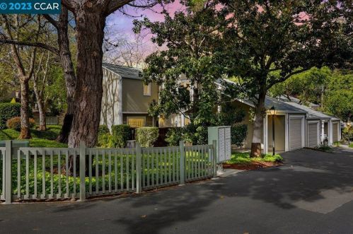 372 Camelback Rd, Concord CA  94523-1357 exterior