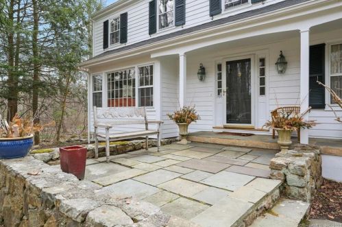 190 Briscoe Rd, New Canaan CT  06840-2303 exterior