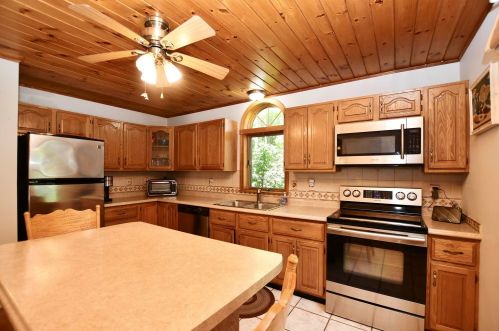 44 Tolend Rd, Dover NH  03820-5501 exterior