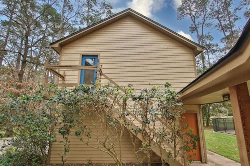 23015 Holly Holw, Tomball TX 77377-3681 exterior