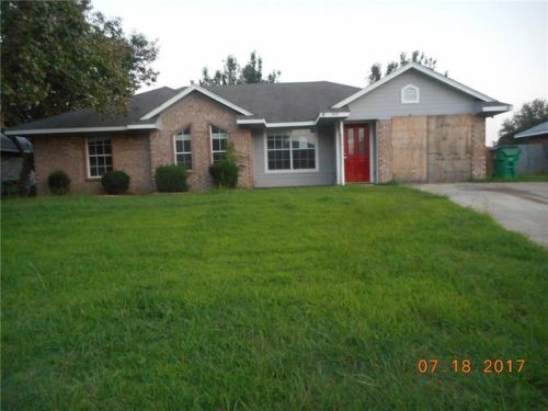 1903 La Fontaine Ln, Greenville, TX 75402-3724