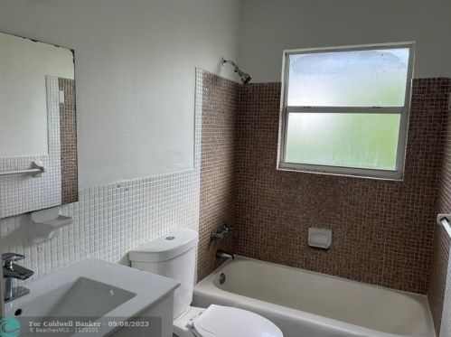 141 4th Ave, Dania Beach FL  33004-2767 exterior