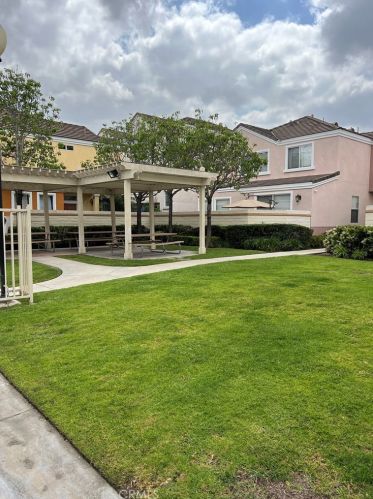 12687 Antigua Ct, Lynwood CA  90262-5377 exterior