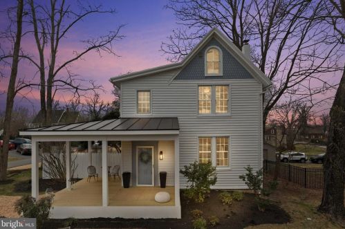 154 Colonial Hwy, Hamilton VA  20158-9013 exterior