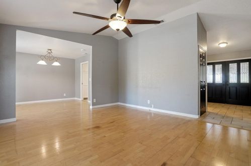 696 Tahoe St, Manteca CA  95337-6853 exterior