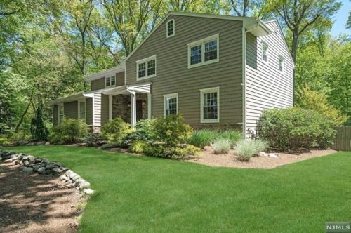 9 High Ridge Rd, Montvale, NJ 07645-1508