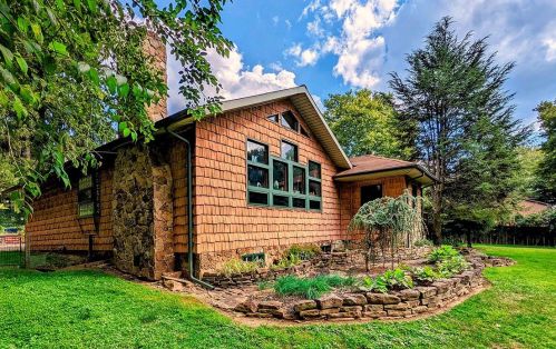 564 Dorseyville Rd, Pittsburgh, PA 15238-1665