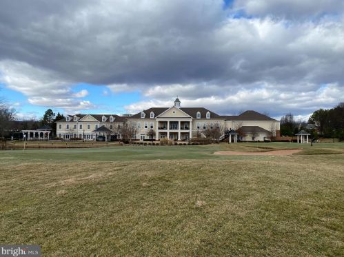 15480 Championship Dr, Haymarket VA  20169-6107 exterior