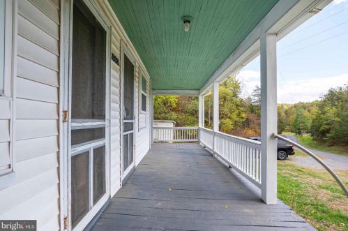 3662 Jerome Rd, Edinburg VA  22824 exterior