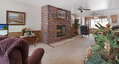 643 Pine St, Mukwonago, WI 53149-1247