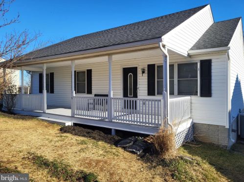 319 Breckenridge Ct, Strasburg, VA 22657-5617