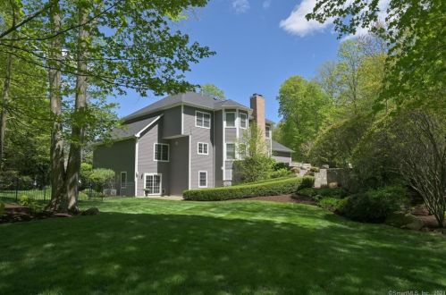 23 Stonewall Ln, Ridgefield, CT 06877-1124