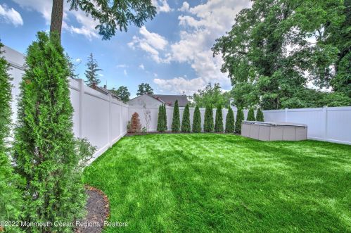 91 Bank St, Tinton Falls NJ  07701-1306 exterior