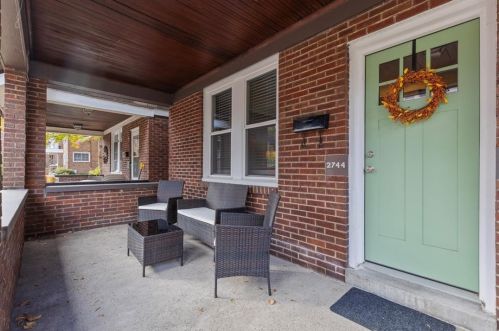 2744 Connecticut Ave, Pittsburgh PA  15216-1933 exterior