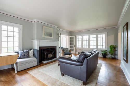 648 Crescent Ct, Milwaukee, WI 53213-3858