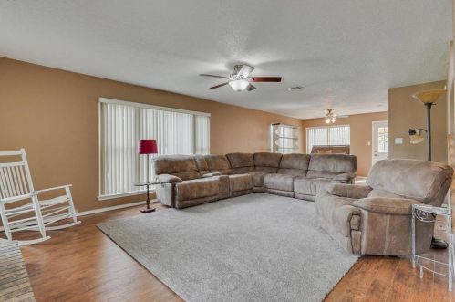 1401 Sedalia Ct, Lewisville TX  75028-2136 exterior