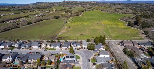 9591 Kristine Way, Windsor CA  95492-8889 exterior