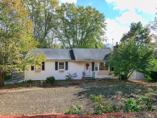 47 Dover Rd, Millis, MA 02054-1303