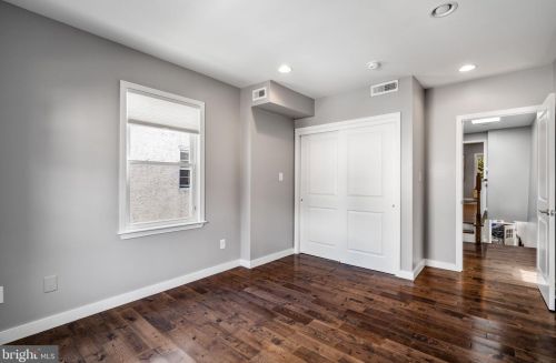 2037 Carpenter St, Philadelphia PA 19146-2418 exterior