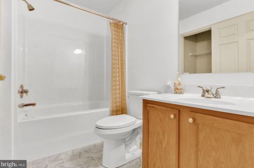 142 Furlong Way, Red Lion PA 17356-8775 exterior