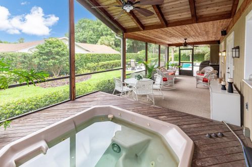 1610 King Arthur Cir, Maitland FL  32751-5818 exterior