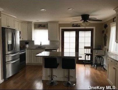 139 Raynor St, Babylon, NY 11704-7916