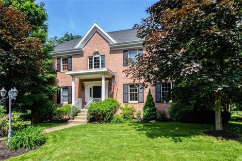 1660 Blackburn Heights Dr, Sewickley, PA 15143-8626