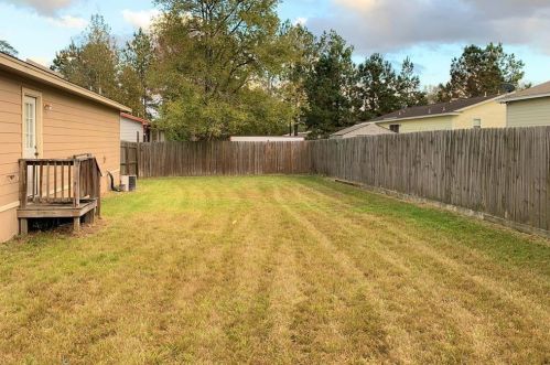 9635 Oakhill Dr, Conroe TX 77304-1903 exterior