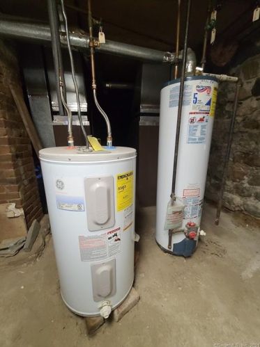 13 Grn St, Waterbury CT  06708-3538 exterior