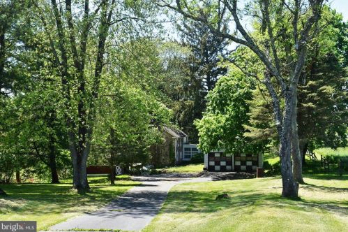 2201 Harmonyville Rd, Marsh, PA 19520-8984