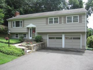 63 Gisella Rd, Bridgeport CT  06611-1207 exterior