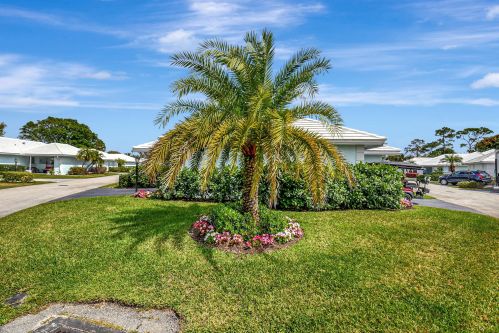 12 Slash Pine Dr, Boynton Beach, FL 33436-5523