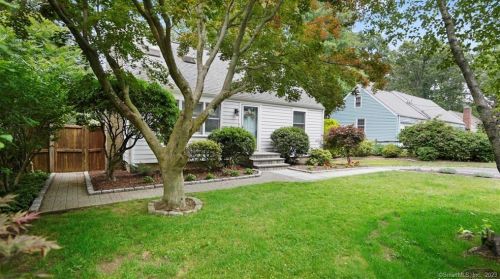 14 Timberline Rd, Norwalk, CT 06854-3831